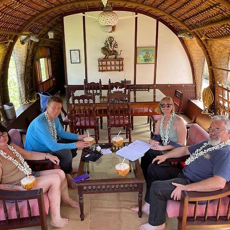 Hotel Thara'S Houseboat Alappuzha Zewnętrze zdjęcie