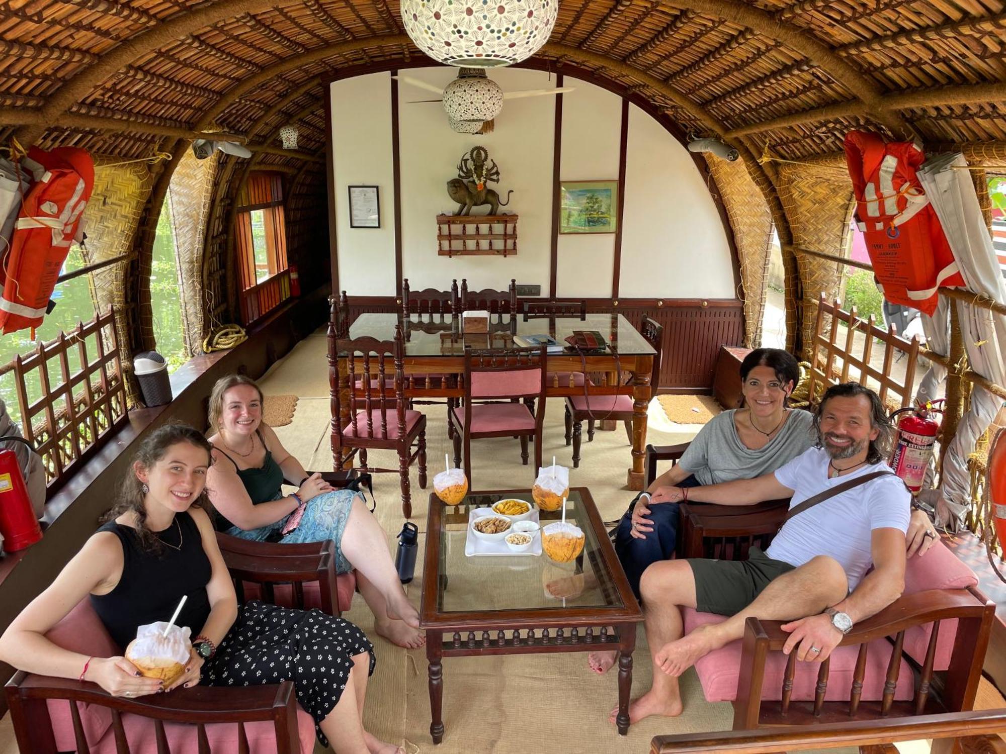 Hotel Thara'S Houseboat Alappuzha Zewnętrze zdjęcie