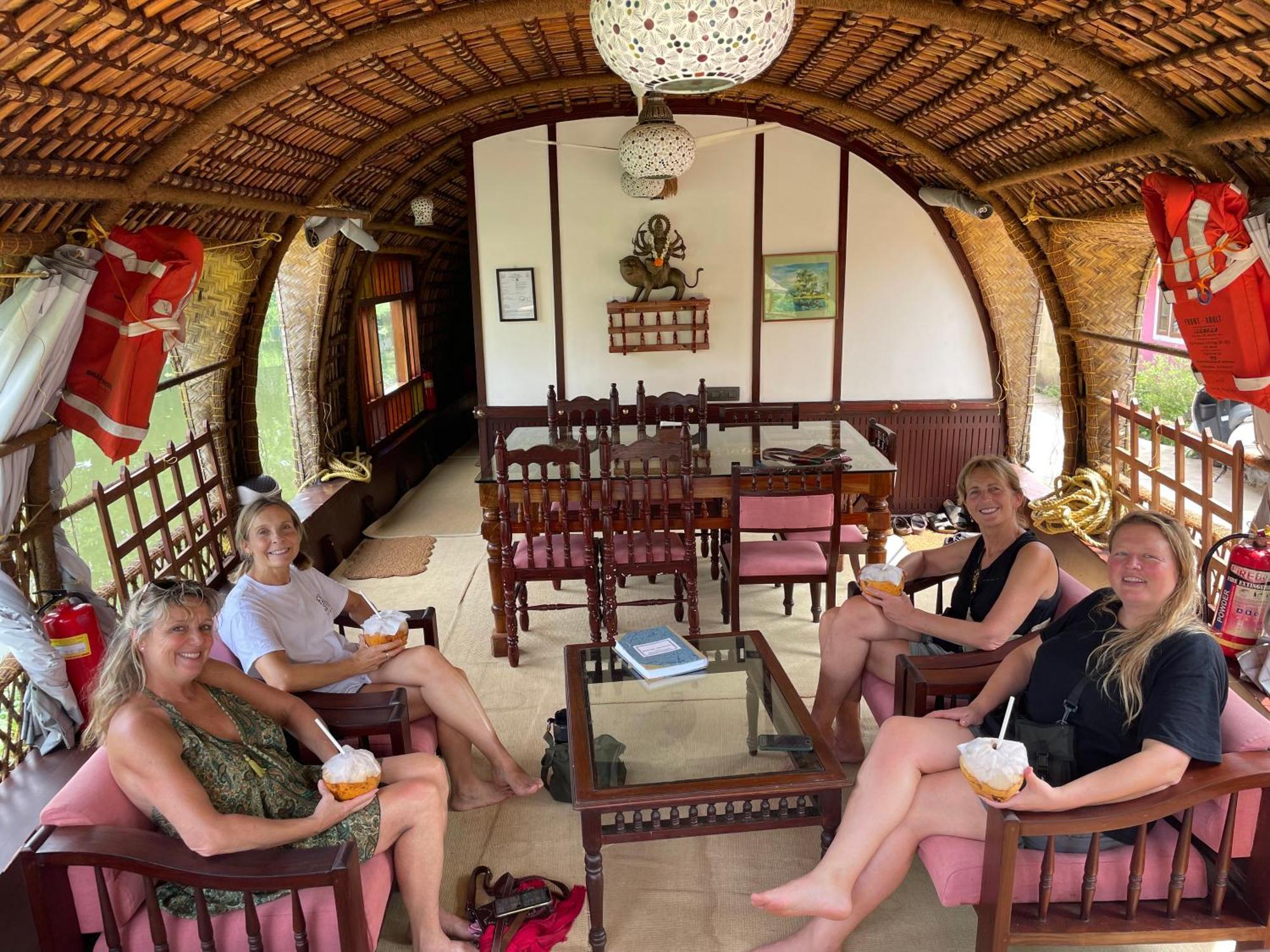 Hotel Thara'S Houseboat Alappuzha Zewnętrze zdjęcie