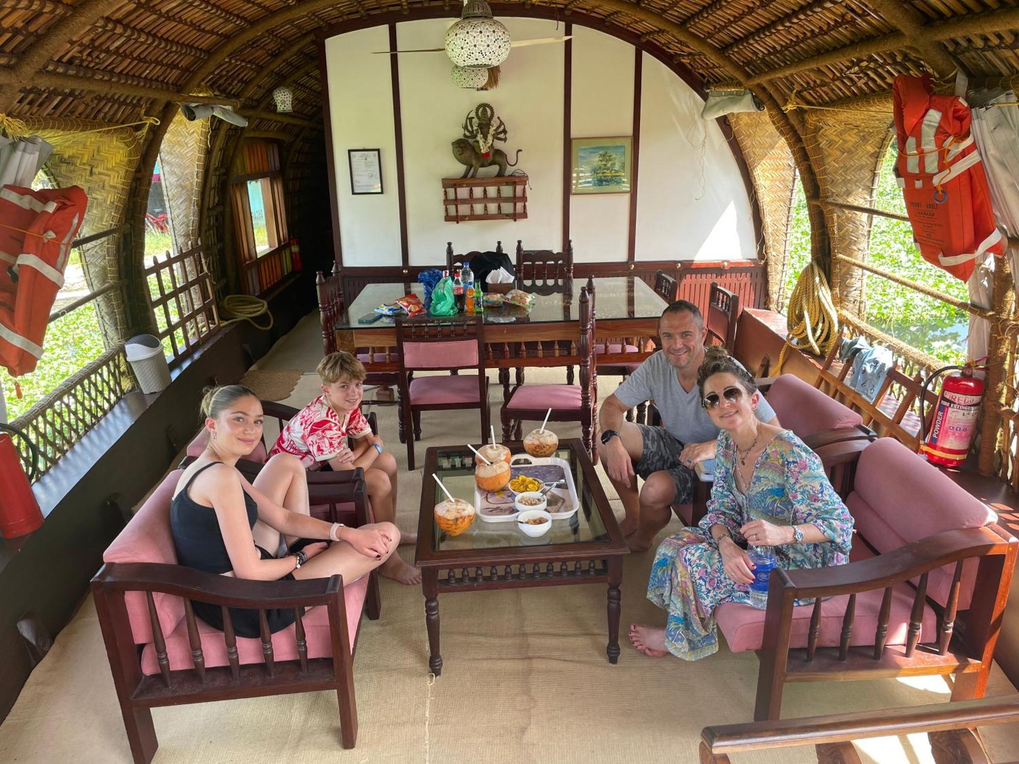 Hotel Thara'S Houseboat Alappuzha Zewnętrze zdjęcie