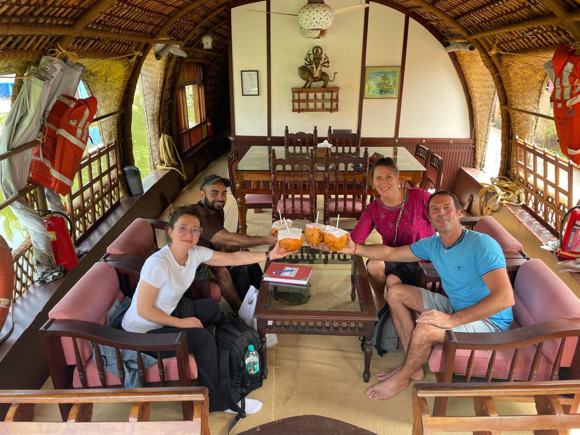 Hotel Thara'S Houseboat Alappuzha Zewnętrze zdjęcie